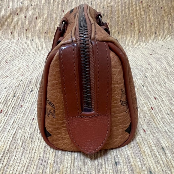 MCM AUTHENTICATED MINI VISETOS COGNAC BOSTON BAG. UEC. LIKE NEW. COMES WITH COA. - Picture 8 of 12